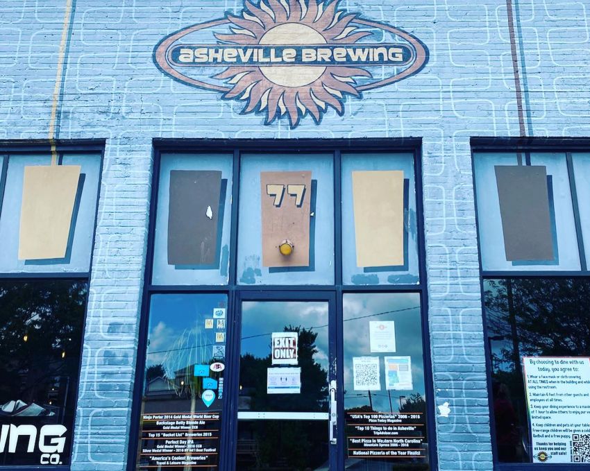 Asheville Brewing Company outside