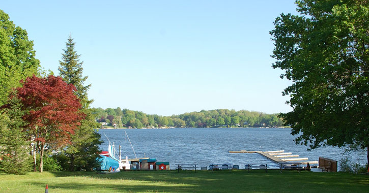 swimming lakes in CT 