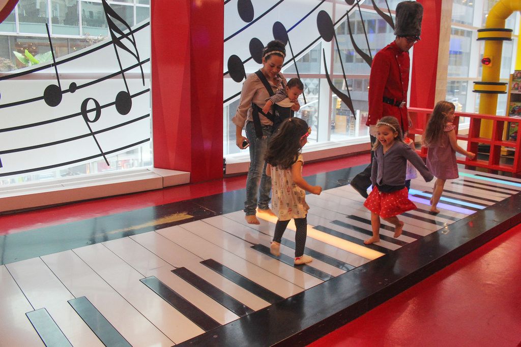 FAO Schwarz piano New York