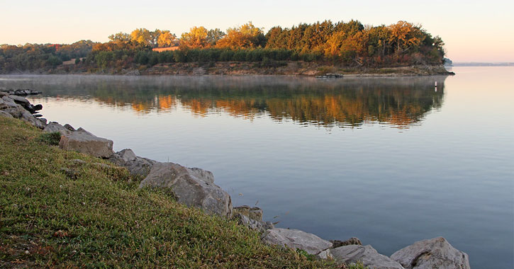 biggest lake in Kansas