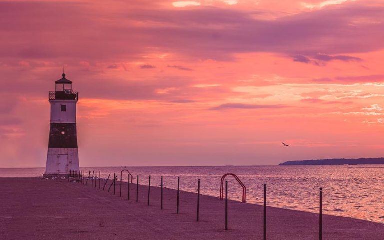 8 Lake Erie Beaches to Visit This Year - Scenic States