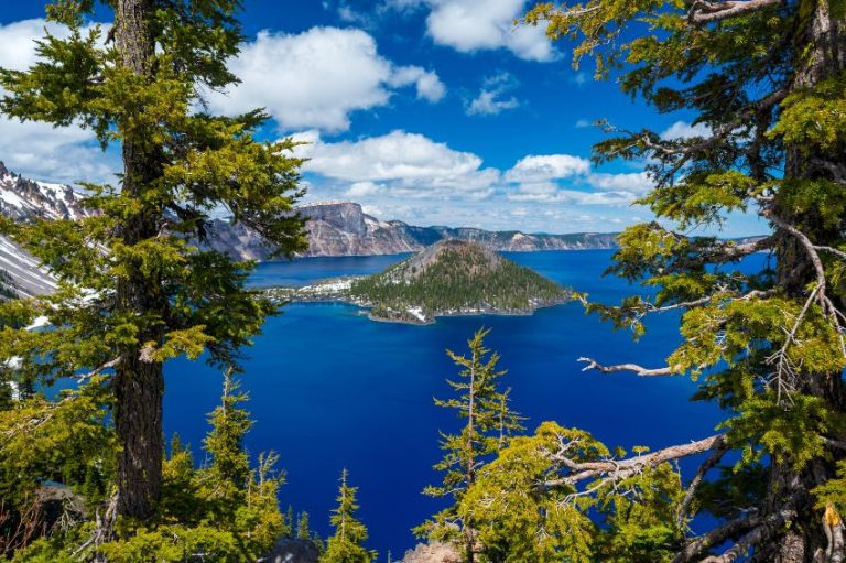 Check Out These 5 Clearest Lakes in the US Scenic States