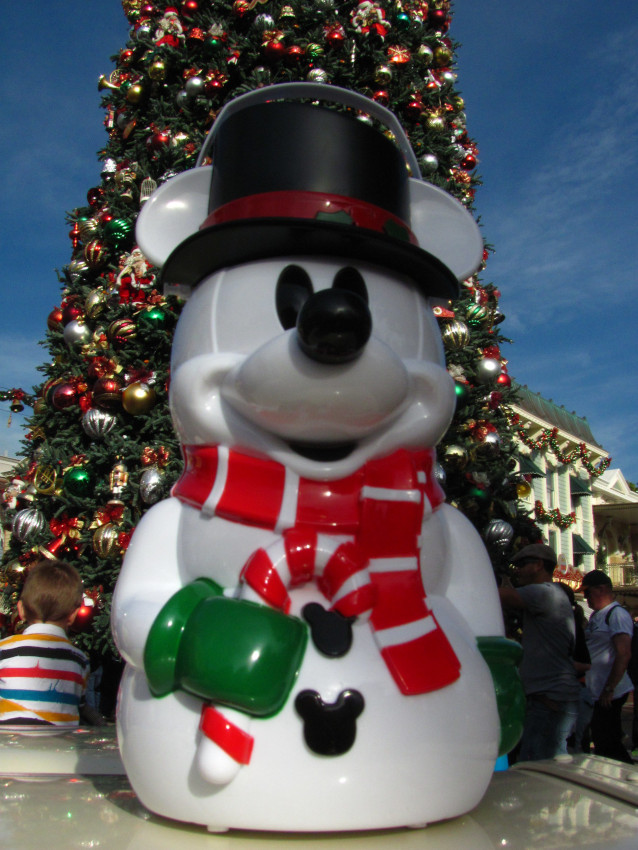 Mickey Snowman Popcorn Bucket