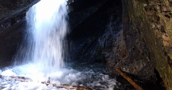 waterfalls hike Utah