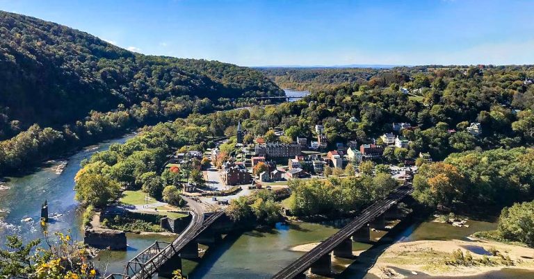 5 Outstanding Wineries Near Harpers Ferry - Scenic States