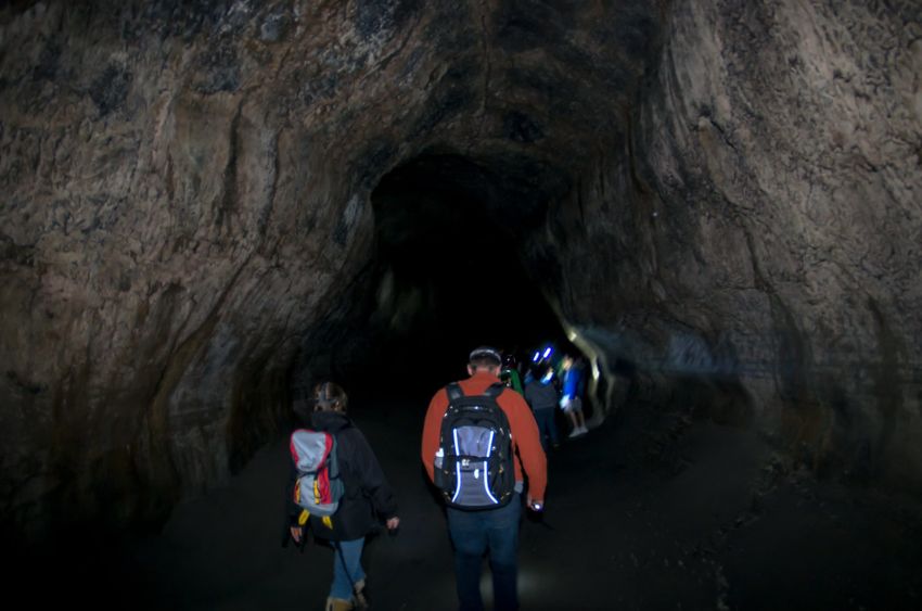 Ape Cave WA caverns