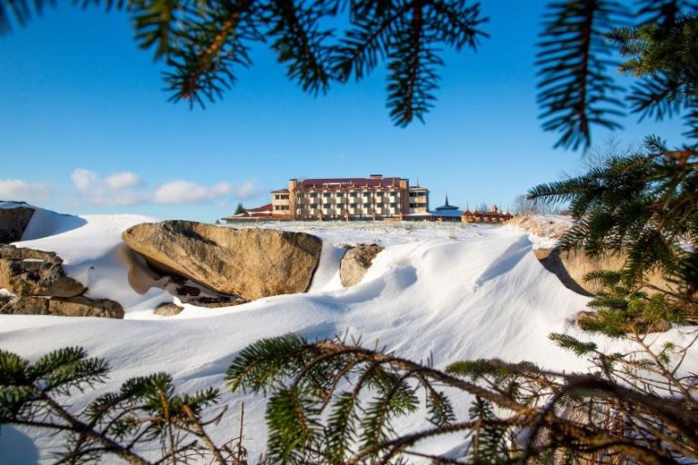 Top 9 Resorts for Skiing Near Pittsburgh Scenic States