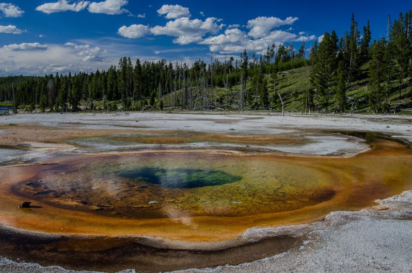 paintpots yellowstone 