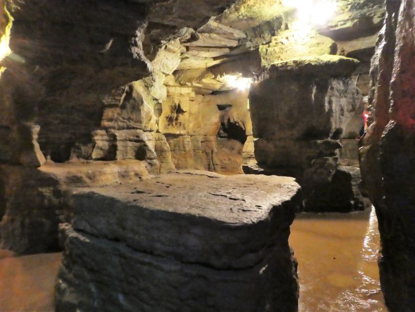 ohio caverns open all year 