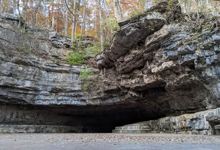 caves in TN