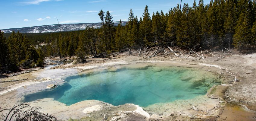 yellowstone hiking