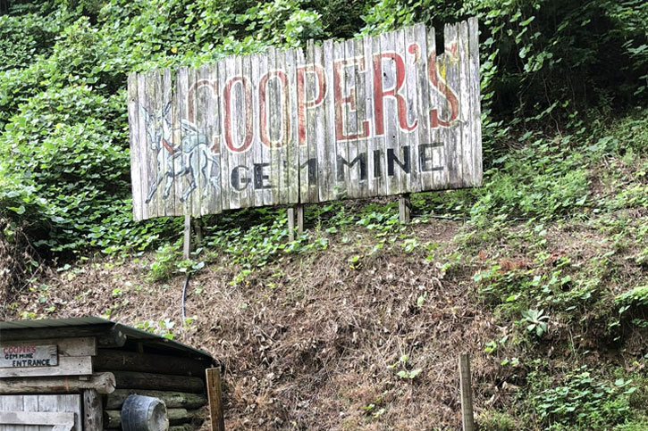 gem hunting in Tennessee