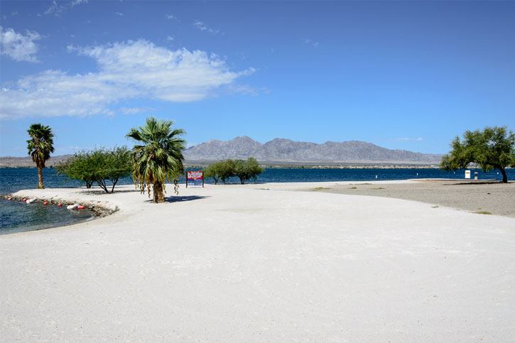 lakes with beaches in Arizona