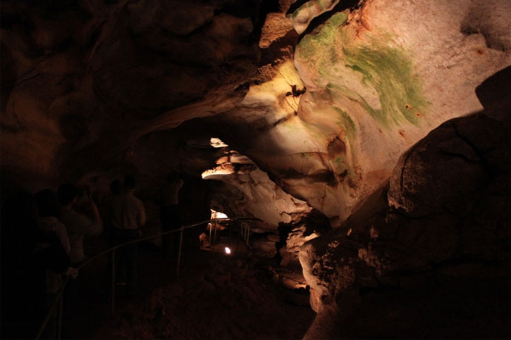 cave tour oklahoma