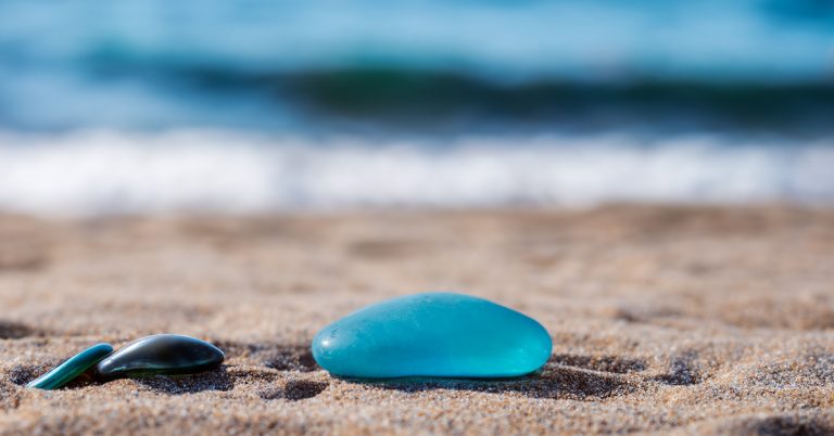 7 Sea Glass Beaches in Oregon to Scour - Scenic States